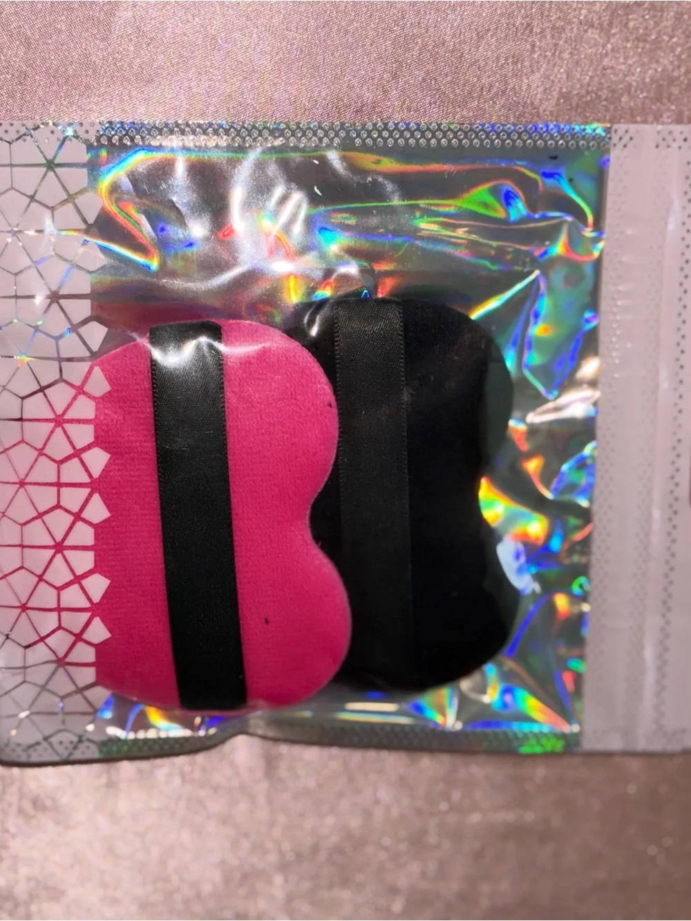 Lip-Shaped Makeup Sponge Duo — Pink & Black
